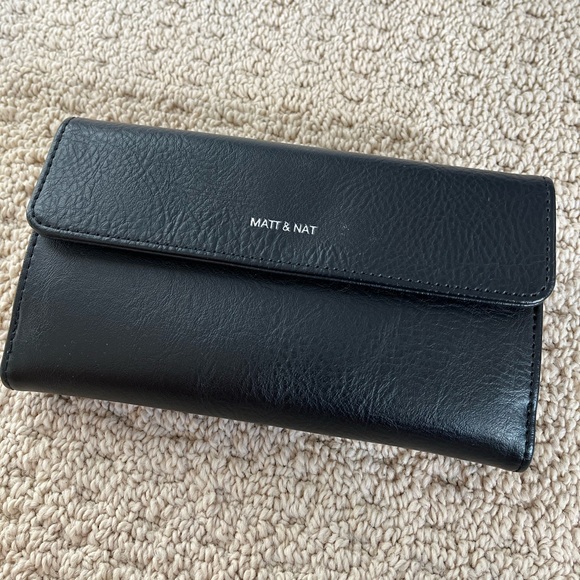 Matt and Nat Wallet - Picture 1 of 4